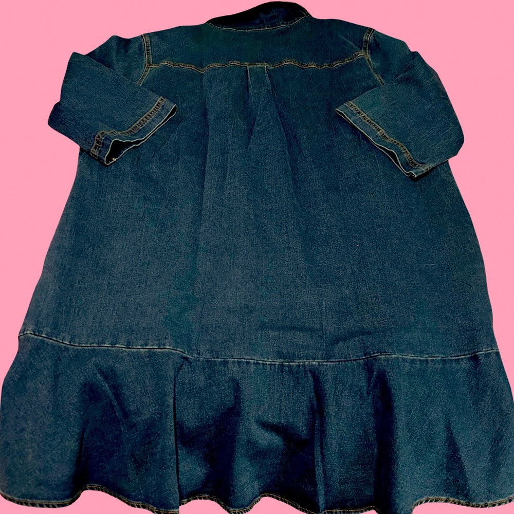 NWT. PRETTY SEASONAL DRESS W/ A HALF SLEEVE, V NECK,RUFFLE BOTTOM,STRETCHY DENIM - Picture 5 of 13